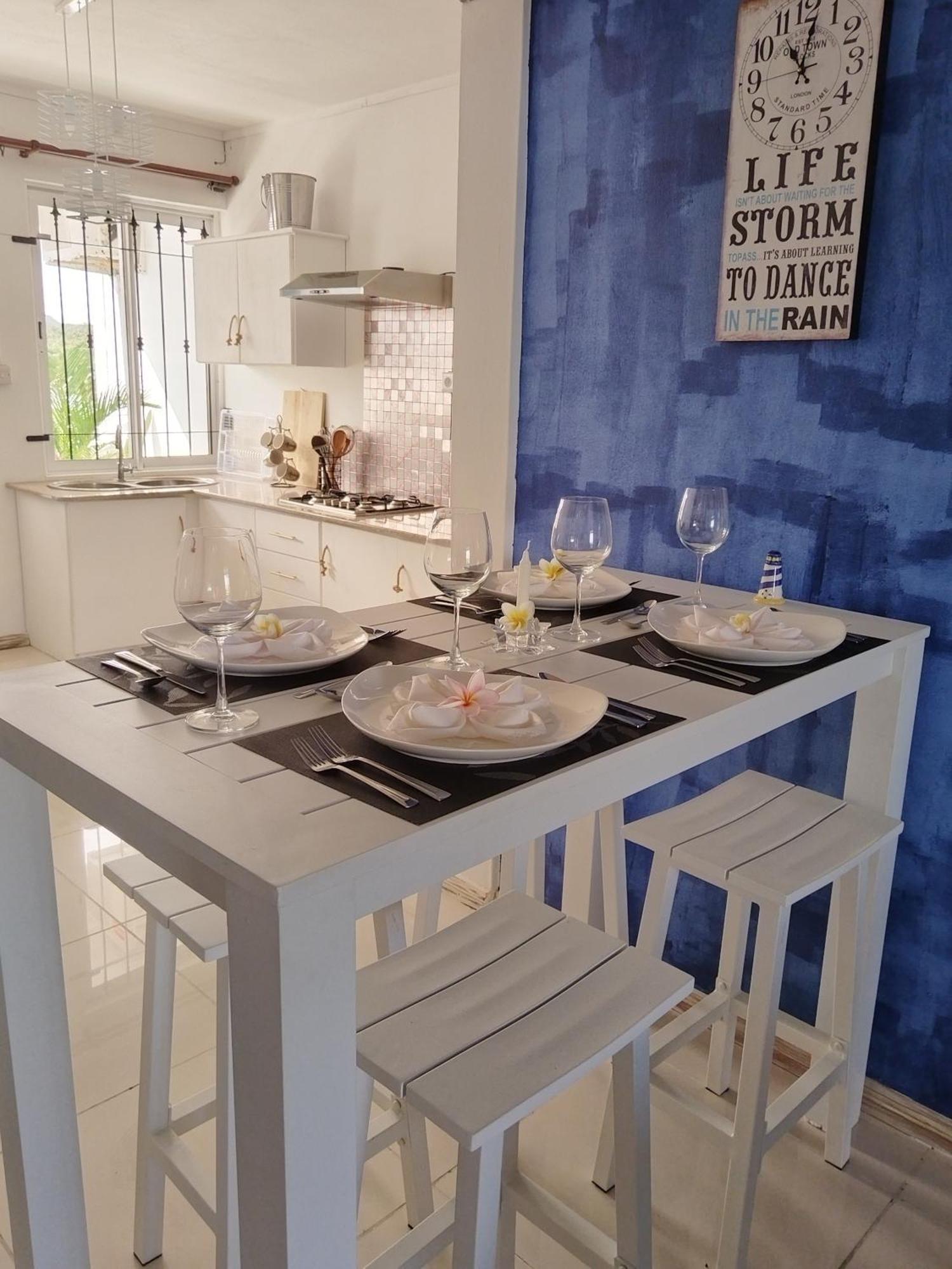 Morsky Vanek Apartment Flic en Flac Ngoại thất bức ảnh